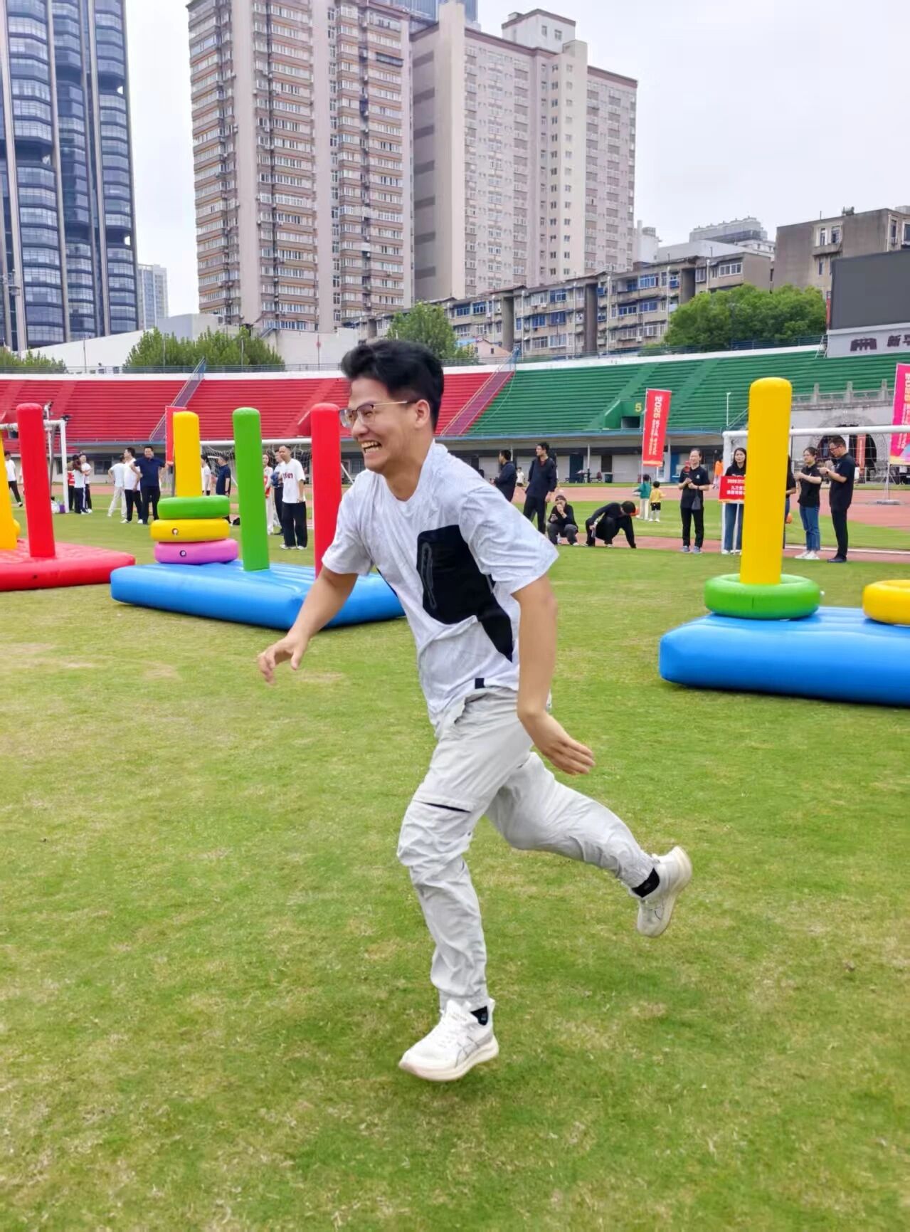 1759980010189210.jpg 7.jpg